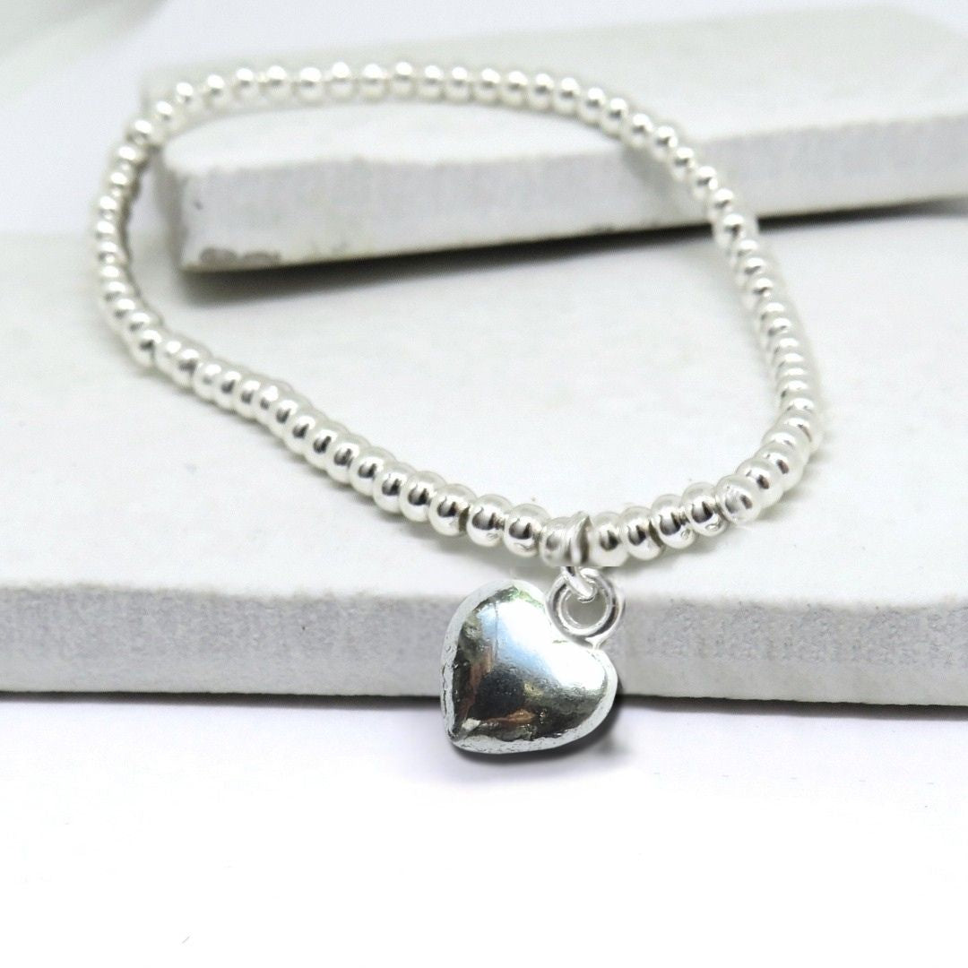 Auntie Gift Card with Heart Charm Bracelet & Gifts Card